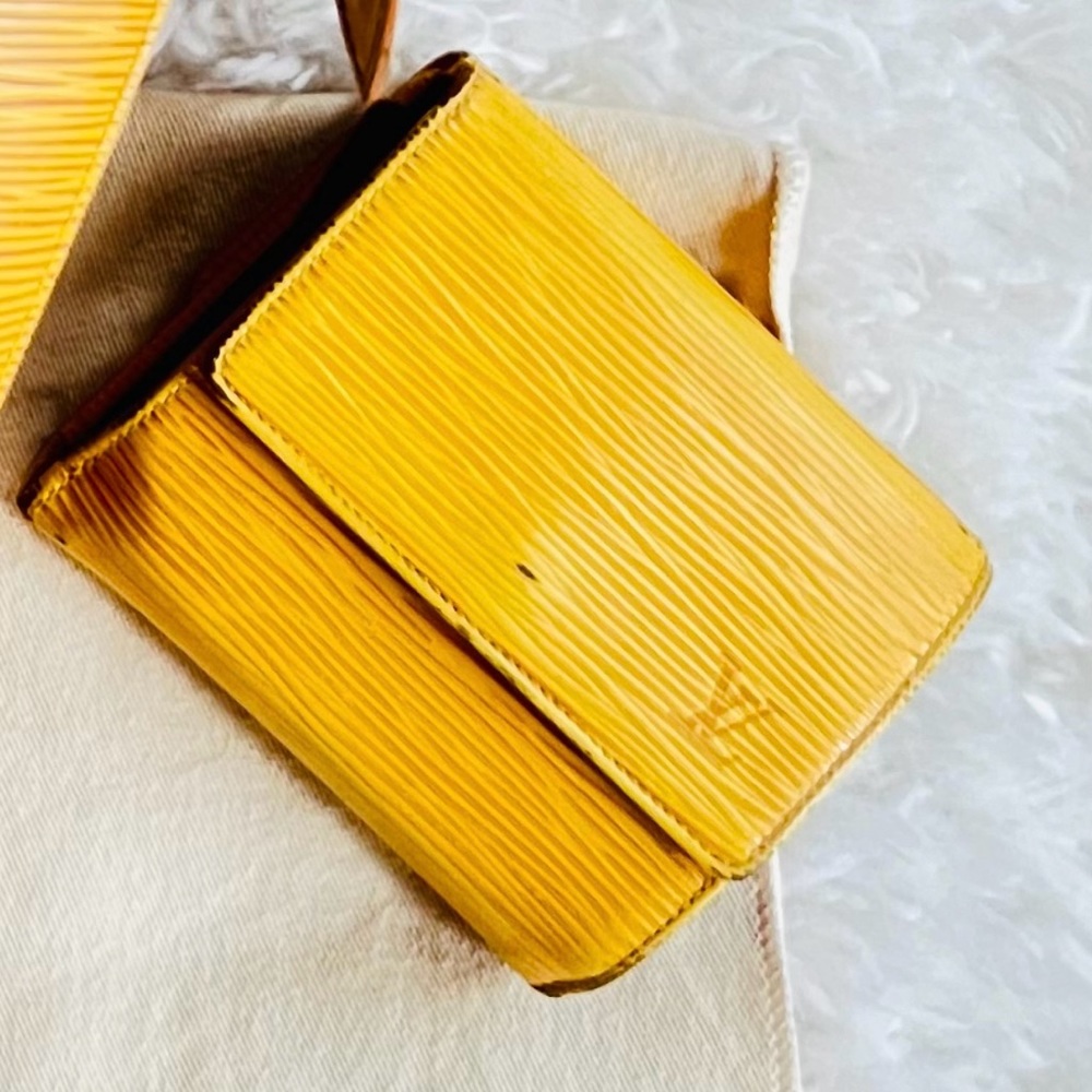 Louis Vuitton Epi Compact Wallet Yellow Vintage 1990s
